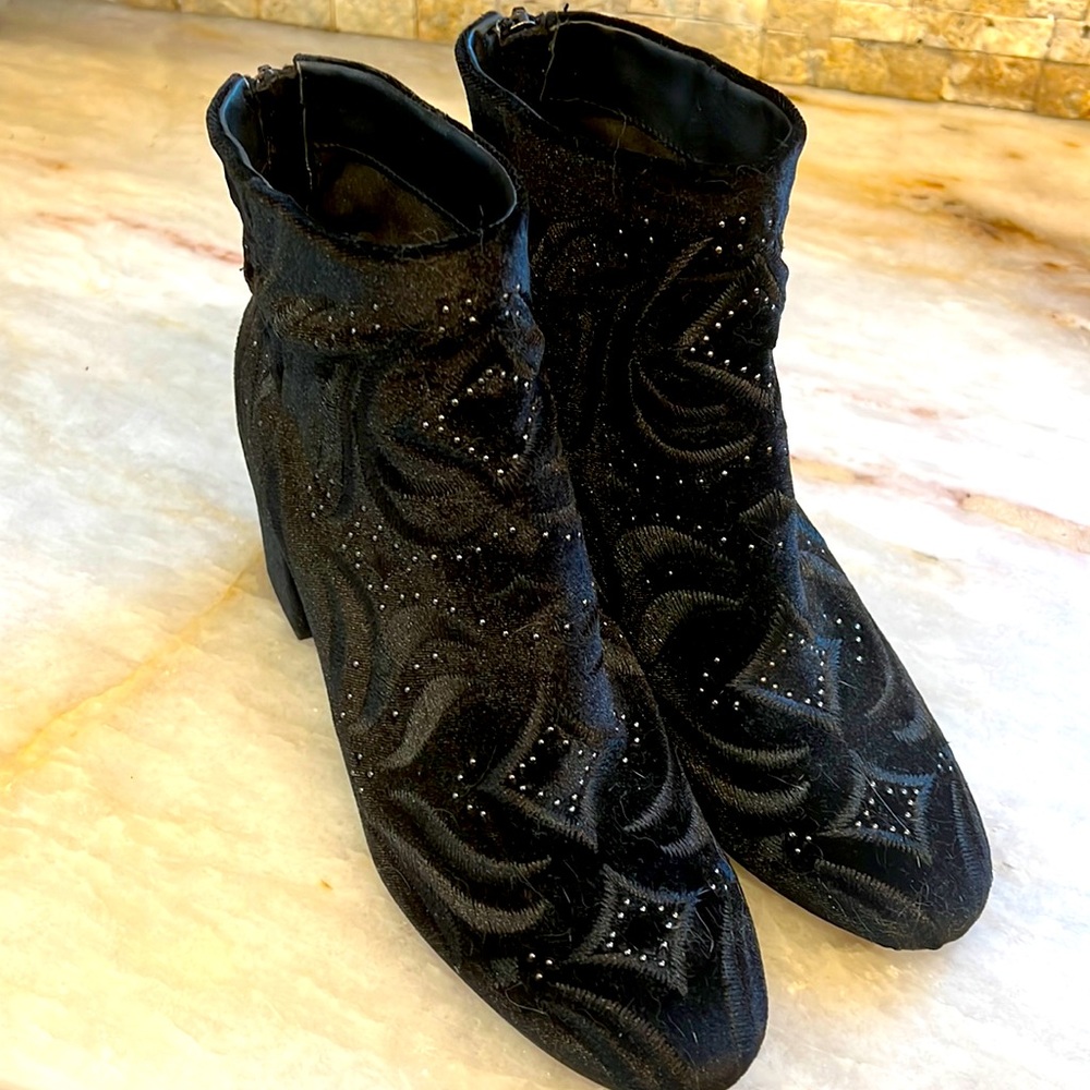 Dolce Vita Preston Embroidery Ankle Boots